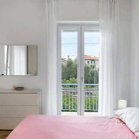 Magenta Lägenhet Loano