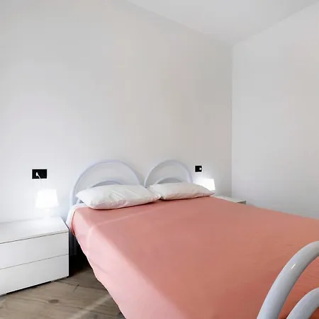Magenta Apartment Loano